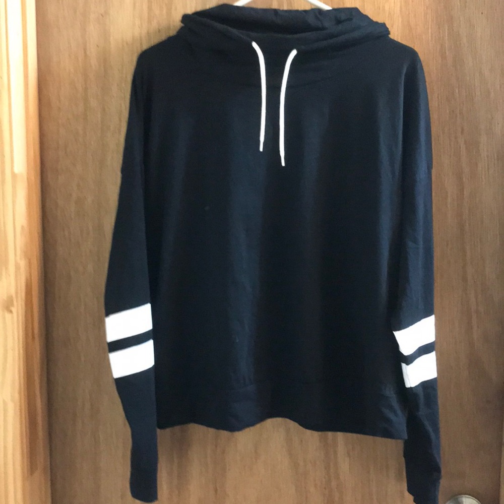 XL Turtle neck long sleeve live to love on back